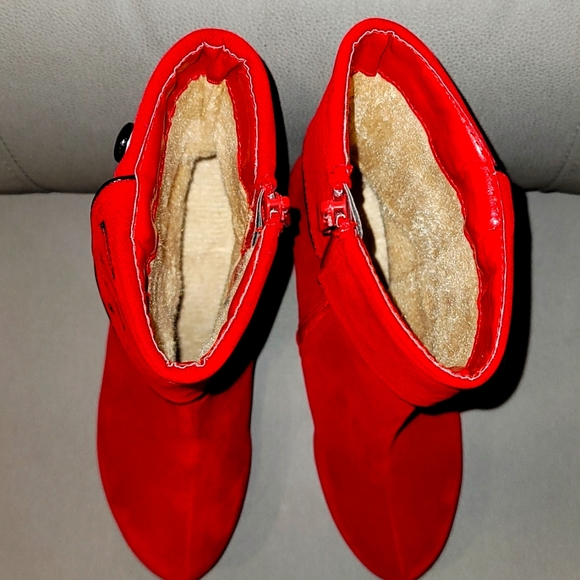 Crape Myrtle Woman's Scarlet Button Felt Boots - Picture 4 of 5